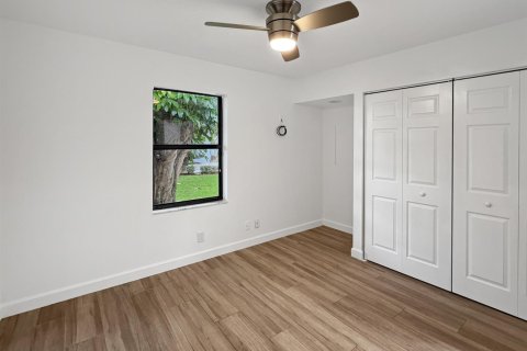 House in Royal Palm Beach, Florida 3 bedrooms, 131.83 sq.m. № 2399889 - photo 26