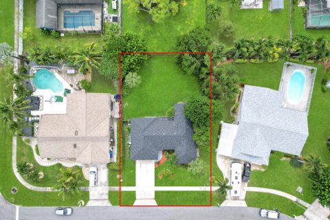 House in Royal Palm Beach, Florida 3 bedrooms, 131.83 sq.m. № 2399889 - photo 22