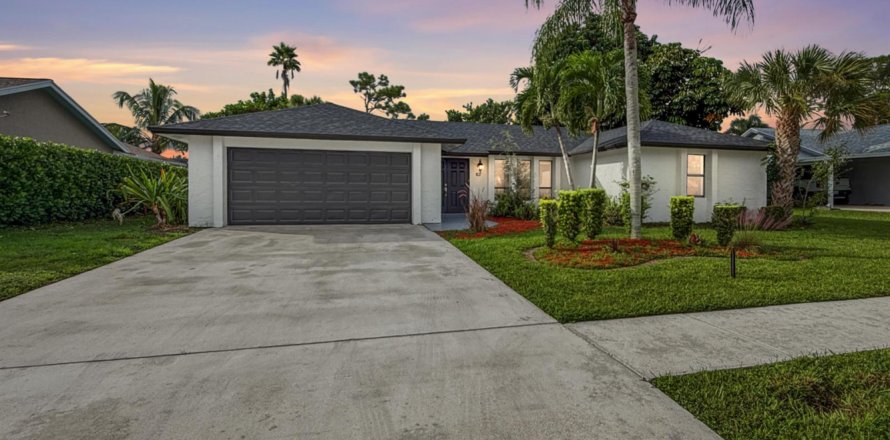 House in Royal Palm Beach, Florida 3 bedrooms, 131.83 sq.m. № 2399889