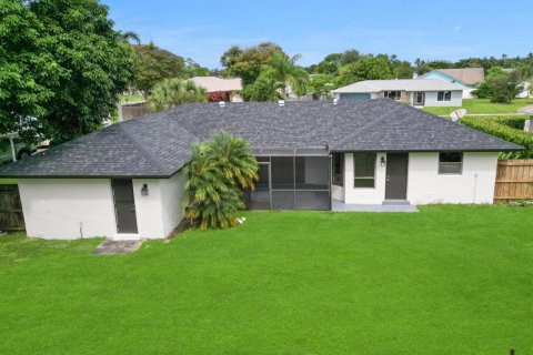 House in Royal Palm Beach, Florida 3 bedrooms, 131.83 sq.m. № 2399889 - photo 13