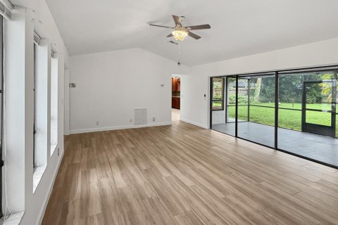 House in Royal Palm Beach, Florida 3 bedrooms, 131.83 sq.m. № 2399889 - photo 6