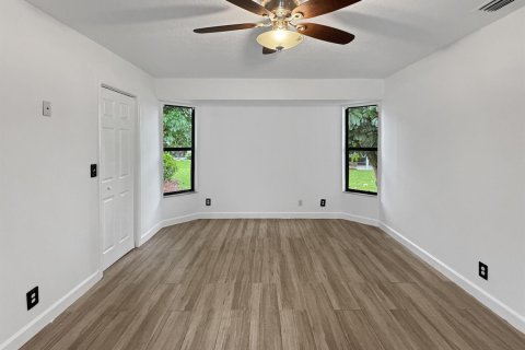 House in Royal Palm Beach, Florida 3 bedrooms, 131.83 sq.m. № 2399889 - photo 17