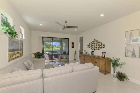 House in Sarasota, Florida 2 bedrooms, 143.81 sq.m. № 1898924 - photo 18