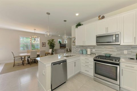 House in Sarasota, Florida 2 bedrooms, 143.81 sq.m. № 1898924 - photo 13