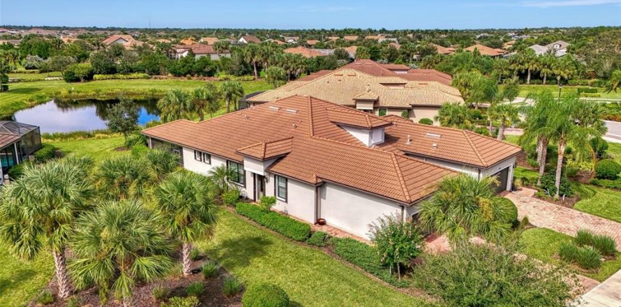 House in Sarasota, Florida 2 bedrooms, 143.81 sq.m. № 1898924