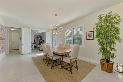House in Sarasota, Florida 2 bedrooms, 143.81 sq.m. № 1898924 - photo 7