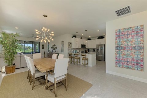 House in Sarasota, Florida 2 bedrooms, 143.81 sq.m. № 1898924 - photo 6