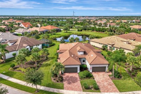 House in Sarasota, Florida 2 bedrooms, 143.81 sq.m. № 1898924 - photo 3