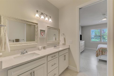 House in Sarasota, Florida 2 bedrooms, 143.81 sq.m. № 1898924 - photo 26