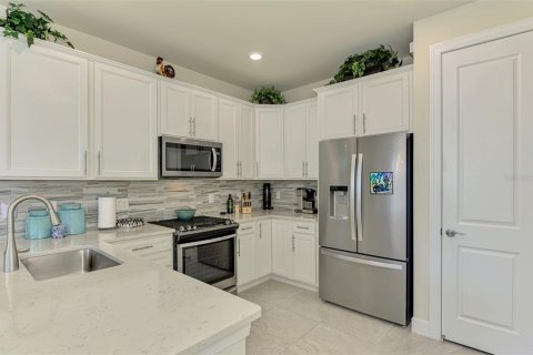 House in Sarasota, Florida 2 bedrooms, 143.81 sq.m. № 1898924 - photo 12