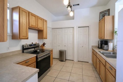 Villa ou maison à louer à Newberry, Floride: 4 chambres, 136.01 m2 № 2376705 - photo 7