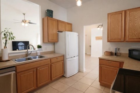 Villa ou maison à louer à Newberry, Floride: 4 chambres, 136.01 m2 № 2376705 - photo 8
