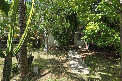 Terreno en venta en Miami, Florida № 1855128 - foto 9