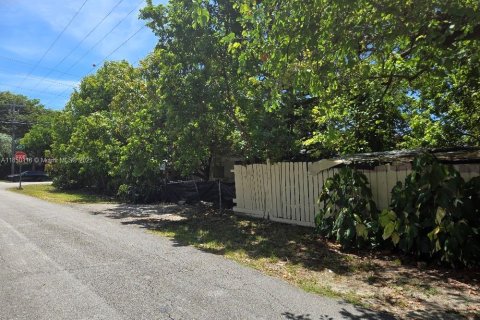 Terreno en venta en Miami, Florida № 1855128 - foto 12