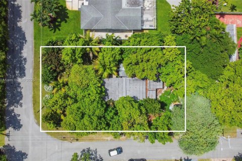 Terreno en venta en Miami, Florida № 1855128 - foto 2
