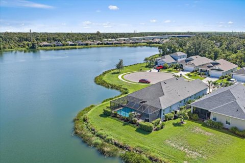 House in Bradenton, Florida 3 bedrooms, 208.75 sq.m. № 2150174 - photo 3