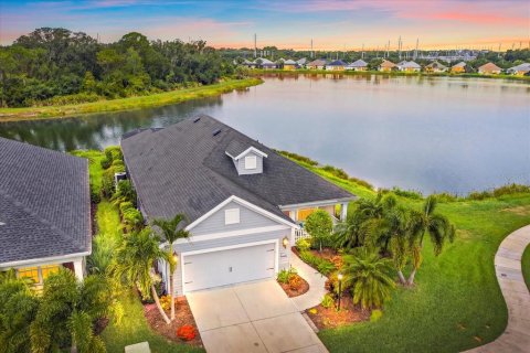 House in Bradenton, Florida 3 bedrooms, 208.75 sq.m. № 2150174
