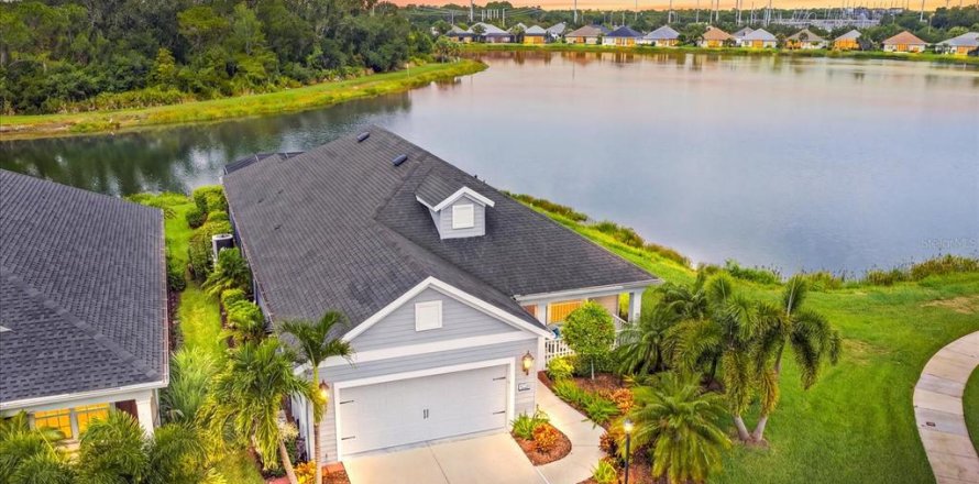 House in Bradenton, Florida 3 bedrooms, 208.75 sq.m. № 2150174
