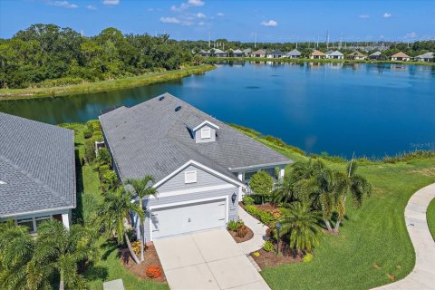 House in Bradenton, Florida 3 bedrooms, 208.75 sq.m. № 2150174 - photo 2
