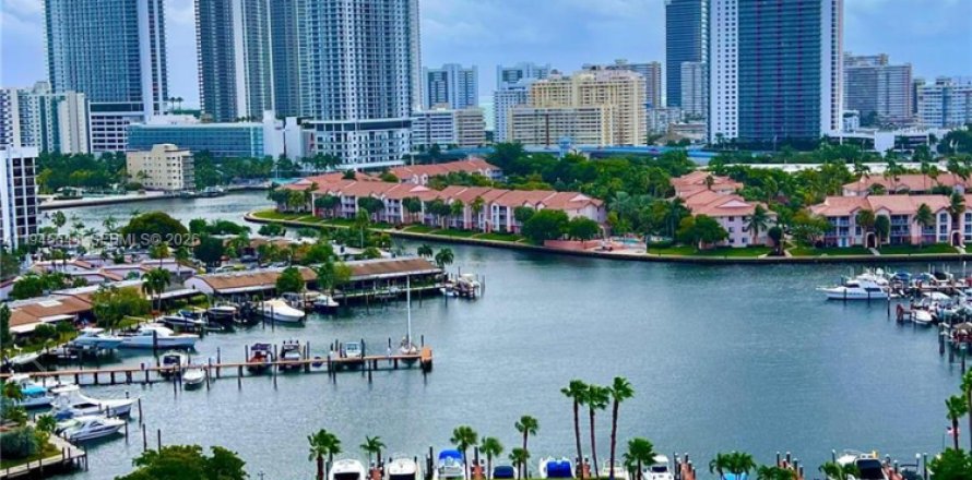 Condo à Hallandale Beach, Floride, 2 chambres  № 2001850