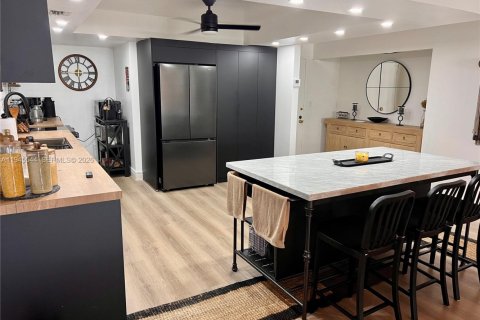 Copropriété à vendre à Hallandale Beach, Floride: 2 chambres, 130.06 m2 № 2001850 - photo 6