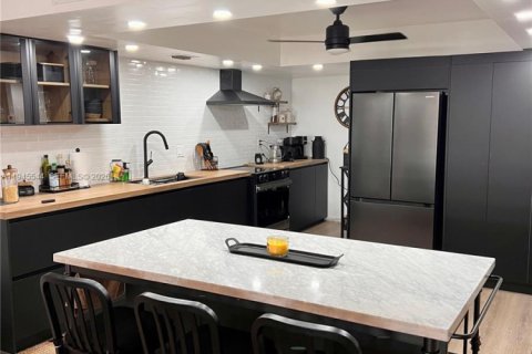 Copropriété à vendre à Hallandale Beach, Floride: 2 chambres, 130.06 m2 № 2001850 - photo 7