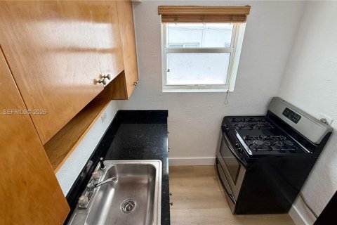 Condo in Miami Beach, Florida, 1 bedroom  № 2264932 - photo 8