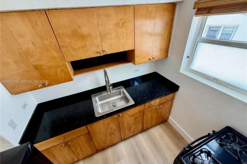 Condo in Miami Beach, Florida, 1 bedroom  № 2264932 - photo 7