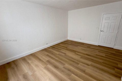 Condo in Miami Beach, Florida, 1 bedroom  № 2264932 - photo 5