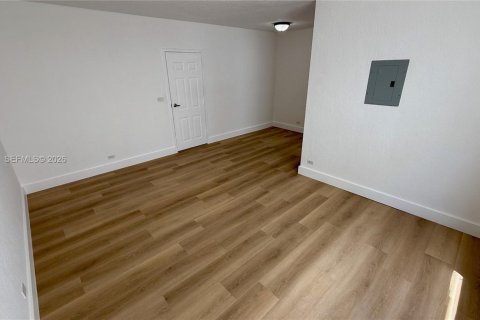 Condo in Miami Beach, Florida, 1 bedroom  № 2264932 - photo 6