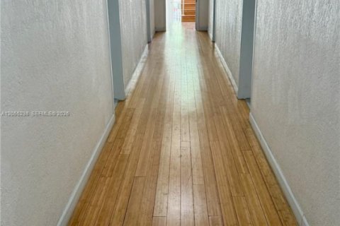 Condo in Miami Beach, Florida, 1 bedroom  № 2264932 - photo 22