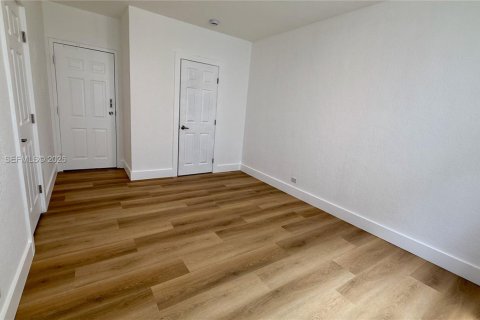 Condo in Miami Beach, Florida, 1 bedroom  № 2264932 - photo 16