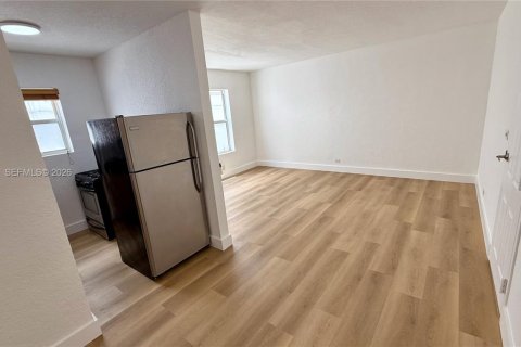 Condo in Miami Beach, Florida, 1 bedroom  № 2264932 - photo 4