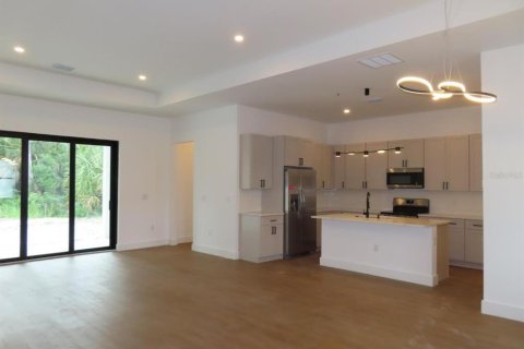 Casa en venta en North Port, Florida, 4 dormitorios, 183.48 m2 № 2209497 - foto 10