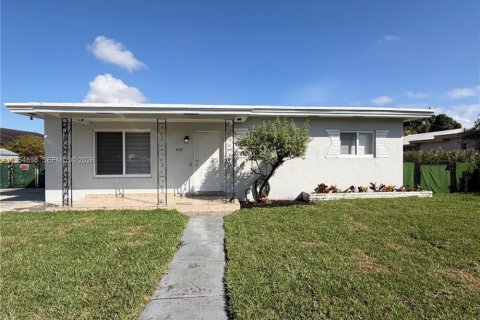 Immobilier commercial à vendre à Miami, Floride: 246.19 m2 № 2088378 - photo 2