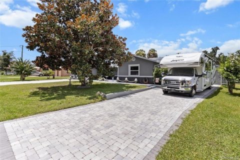 Casa en venta en Crystal River, Florida, 3 dormitorios, 184.13 m2 № 1855483 - foto 8