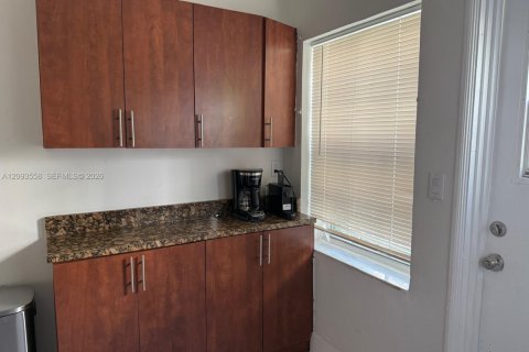 Villa ou maison à louer à Miami Beach, Floride: 578.97 m2 № 2400543 - photo 14