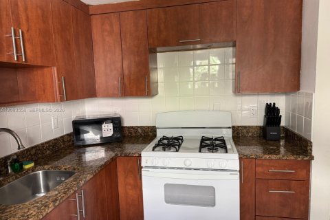 Villa ou maison à louer à Miami Beach, Floride: 578.97 m2 № 2400543 - photo 11