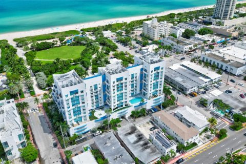 Villa ou maison à louer à Miami Beach, Floride: 578.97 m2 № 2400543 - photo 2