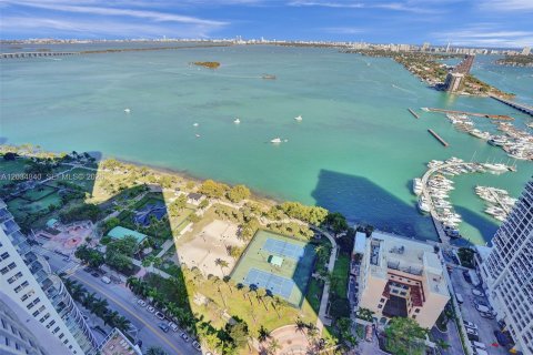 Condo in Miami, Florida, 2 bedrooms № 2169977 - photo 30