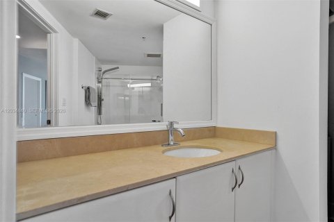 Condo in Miami, Florida, 2 bedrooms № 2169977 - photo 23