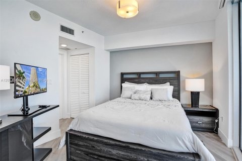 Condo in Miami, Florida, 2 bedrooms № 2169977 - photo 19