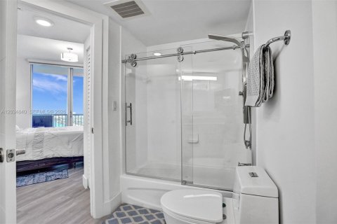 Condo in Miami, Florida, 2 bedrooms № 2169977 - photo 21