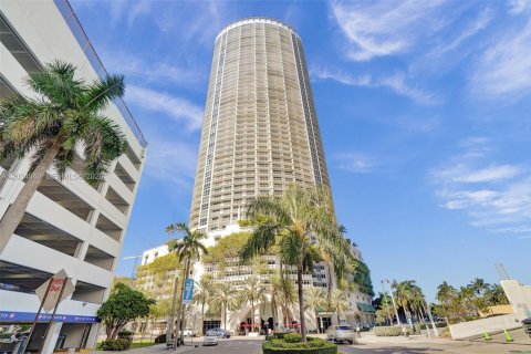 Condominio en Miami, Florida, 2 dormitorios  № 2169977