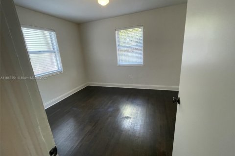 Снять в аренду квартиру в Майами, Флорида 2 спальни, 66.89м2, № 1882131 - фото 9