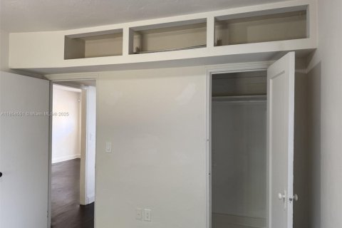 Снять в аренду квартиру в Майами, Флорида 2 спальни, 66.89м2, № 1882131 - фото 13