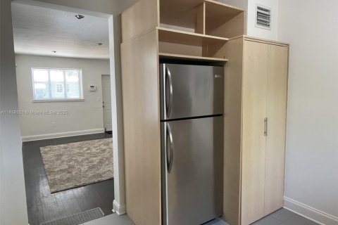 Снять в аренду квартиру в Майами, Флорида 2 спальни, 66.89м2, № 1882131 - фото 5