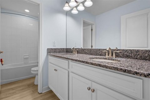 House in Land O' Lakes, Florida 4 bedrooms, 216.83 sq.m. № 1906976 - photo 30