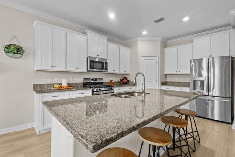 House in Land O' Lakes, Florida 4 bedrooms, 216.83 sq.m. № 1906976 - photo 4