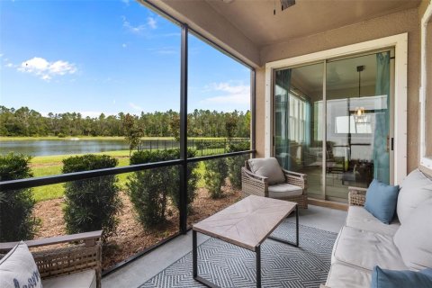 House in Land O' Lakes, Florida 4 bedrooms, 216.83 sq.m. № 1906976 - photo 8